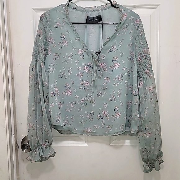 NWT CODE X MODE SHIRRED SLEEVE SAGE FLORAL PEASANT BLOUSE V NECK  SZ L - Picture 1 of 7